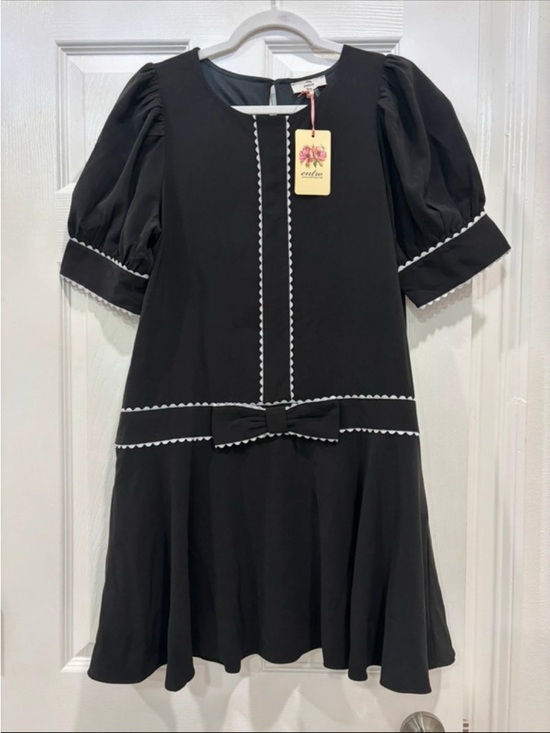 entro Dresses & Skirts - entro Black Mini Dress with White Scallop Trim and Bow